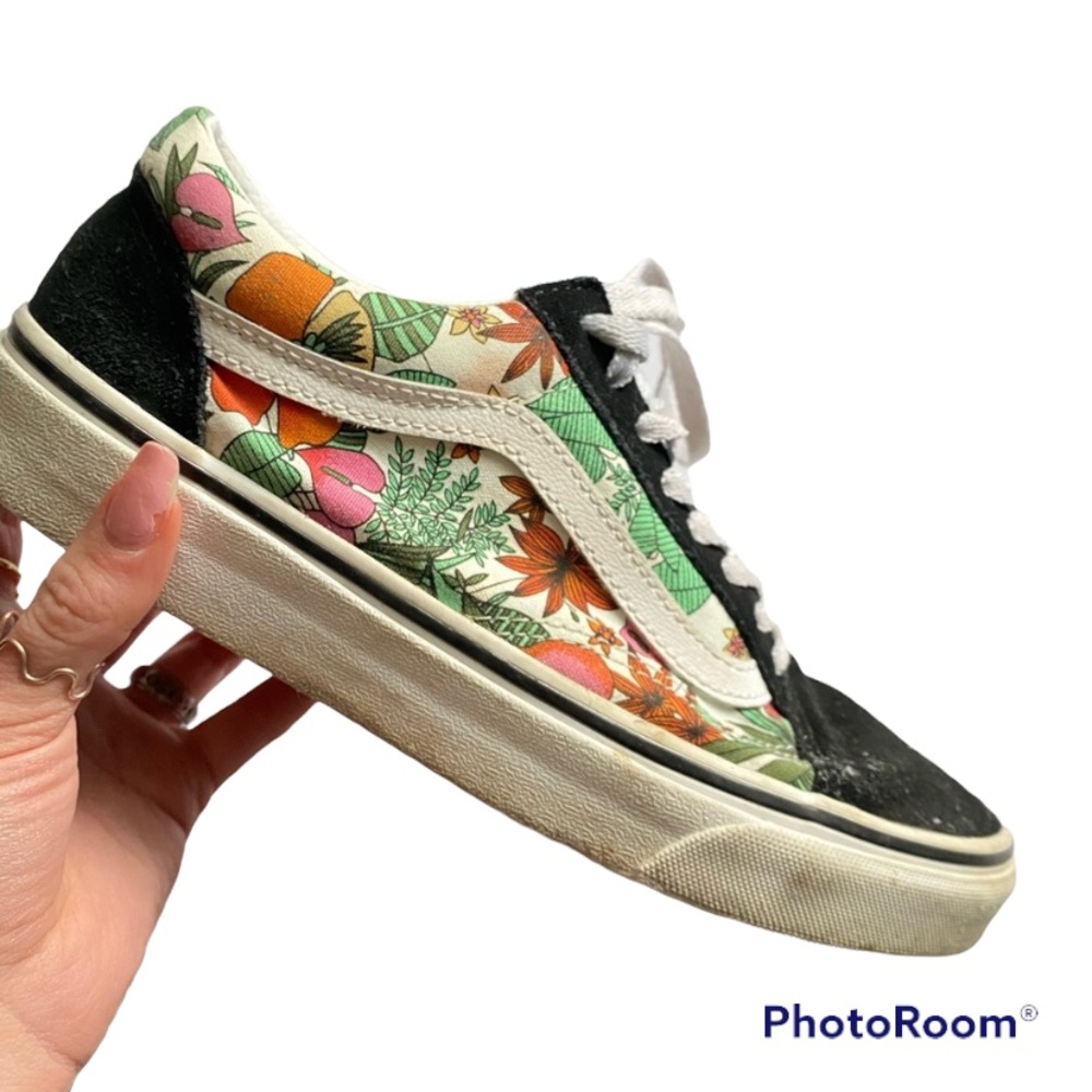 Vans Low Top Colorful Flower/Plant Women’s Size 8